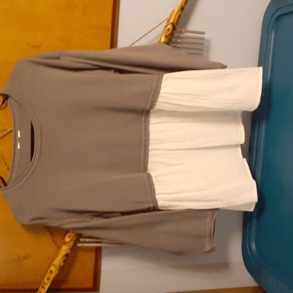For sale! sage green and white tunic size large - Picture 1 of 4